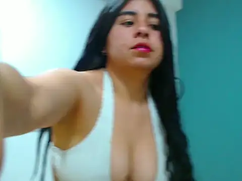 danna- roouss online show from October 2025 10:51:01 PM