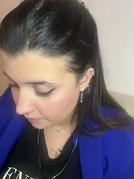 Snapshot of Novababy18 chatting on December 2024 11:57:01 PM Novababy18 online show from December 2024 11:57:01 PM