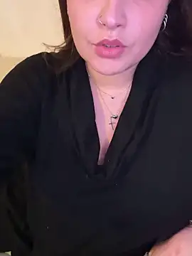 Snapshot of Novababy18 chatting on February 2025 01:54:01 PM Novababy18 online show from February 2025 01:54:01 PM