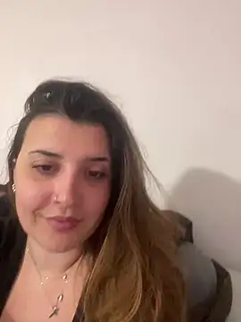 Snapshot of Novababy18 chatting on February 2025 01:44:02 AM Novababy18 online show from February 2025 01:44:02 AM