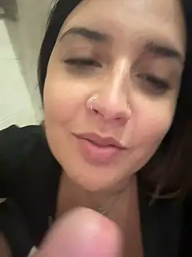 Snapshot of Novababy18 chatting on February 2026 11:03:02 PM Novababy18 online show from February 2026 11:03:02 PM