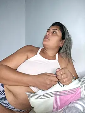 AlyDenalioficial online show from February 2026 03:05:01 PM