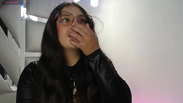 Paola Lyon  online show from March 2025 07:06:02 PM