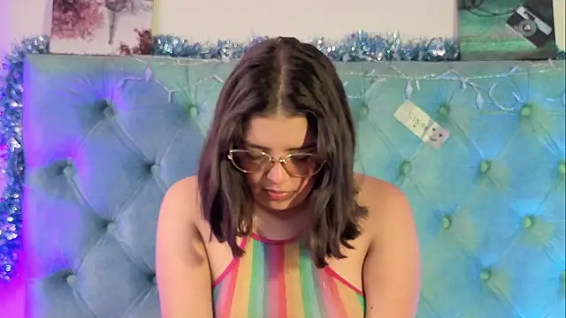 Paola Lyon  online show from December 2025 12:35:02 PM