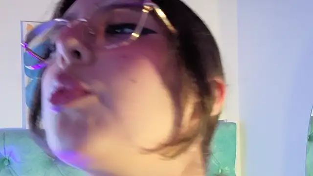 Paola Lyon  online show from April 2026 06:45:02 PM