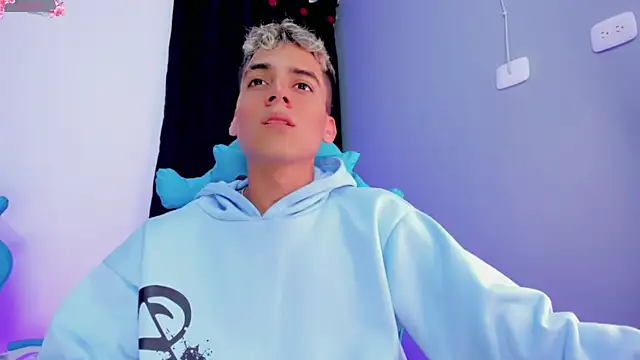 Snapshot of jake_and_joaquin chatting on January 2025 01:50:01 AM jake and joaquin online show from January 2025 01:50:01 AM