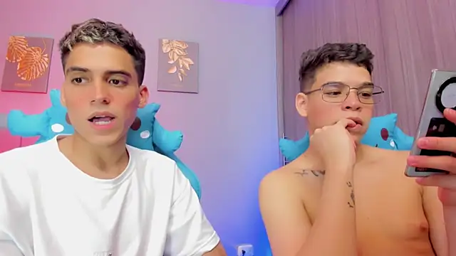 Snapshot of jake_and_joaquin chatting on February 2025 09:15:02 AM jake and joaquin online show from February 2025 09:15:02 AM