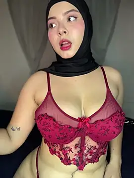 Snapshot of aneesa_darzi chatting on November 2025 05:57:01 PM aneesa darzi online show from November 2025 05:57:01 PM