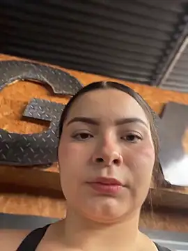 Snapshot of aneesa_darzi chatting on February 2026 09:24:01 PM aneesa darzi online show from February 2026 09:24:01 PM