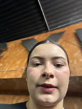 Snapshot of aneesa_darzi chatting on February 2026 10:04:02 PM aneesa darzi online show from February 2026 10:04:02 PM