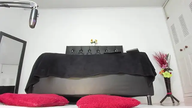 martinaclark online show from May 2026 11:56:01 PM