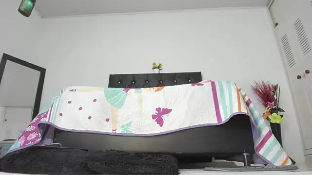 martinaclark online show from May 2026 10:28:02 PM
