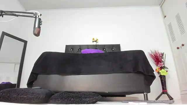 martinaclark online show from May 2026 03:24:02 AM