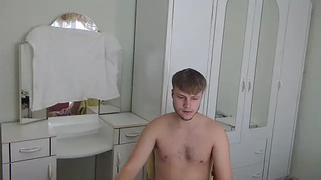 Snapshot of Zoro1999 chatting on December 2024 06:02:02 AM Zoro1999 online show from December 2024 06:02:02 AM