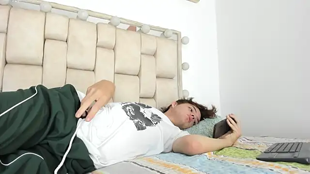 daniel hot03 online show from November 2025 01:45:01 PM