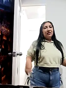 Snapshot of my-kitty chatting on February 2025 11:04:02 PM my-kitty online show from February 2025 11:04:02 PM