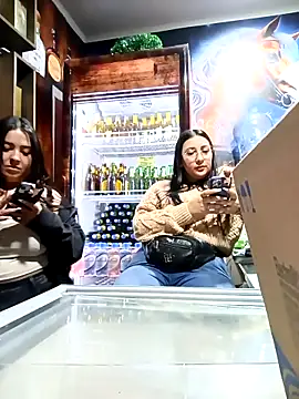 Snapshot of my-kitty chatting on February 2025 01:33:01 AM my-kitty online show from February 2025 01:33:01 AM