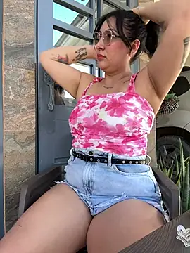 Snapshot of my-kitty chatting on April 2026 09:15:02 PM my-kitty online show from April 2026 09:15:02 PM