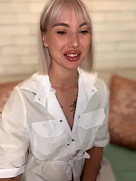 MiaMinx online show from October 2025 11:49:02 PM