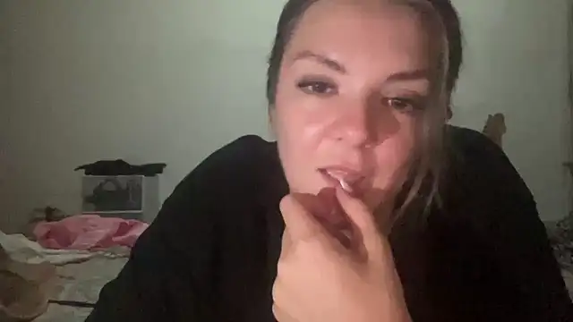 Snapshot of missykat chatting on June 2026 12:06:02 AM missykat online show from June 2026 12:06:02 AM