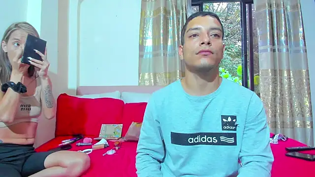 Snapshot of AnderAndMartina chatting on February 2025 10:48:01 PM AnderAndMartina online show from February 2025 10:48:01 PM