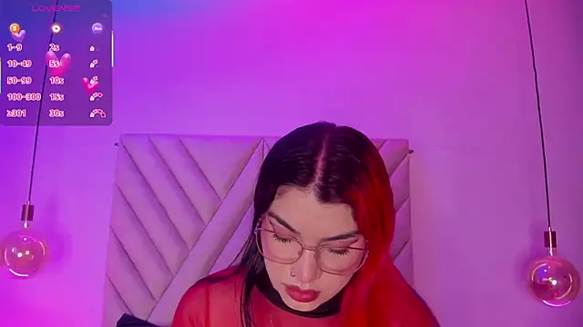 EmmaSwift  online show from December 2025 02:50:02 AM