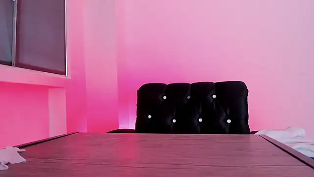 Mialenox online show from February 2025 10:20:02 PM