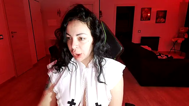 Snapshot of Chloe_Ricci chatting on March 2025 01:00:02 AM Chloe Ricci online show from March 2025 01:00:02 AM