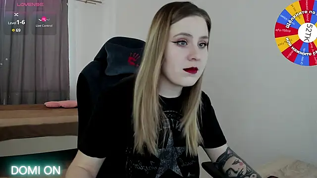 Olivia Munk online show from February 2025 07:43:01 AM