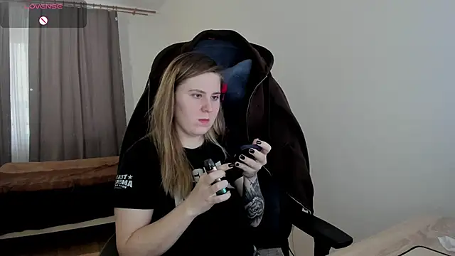 Olivia Munk online show from March 2025 05:47:01 AM