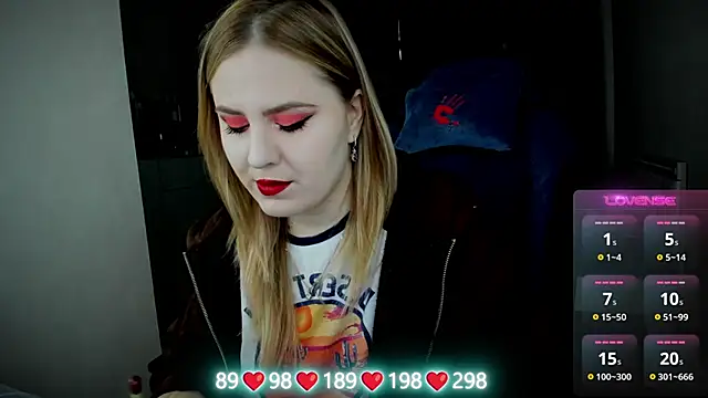 Olivia Munk online show from September 2025 04:35:01 AM