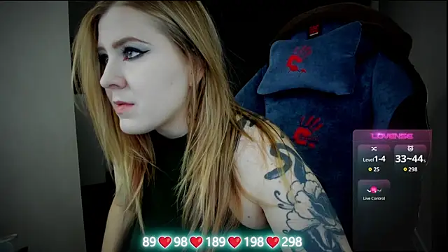 Olivia Munk online show from November 2025 04:44:02 AM