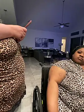 Snapshot of bbwredhead chatting on November 2025 03:39:01 AM bbwredhead online show from November 2025 03:39:01 AM