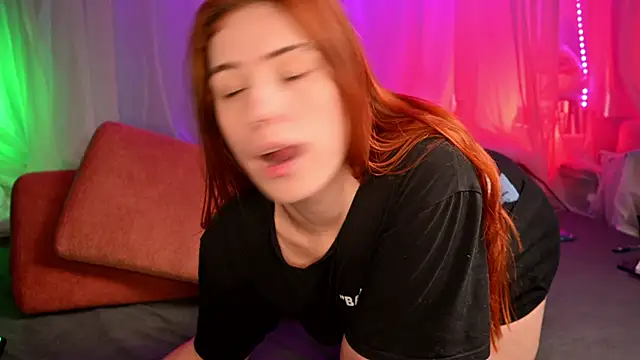 Snapshot of Claudia_and_elon_ chatting on February 2026 09:35:02 AM Claudia and elon online show from February 2026 09:35:02 AM