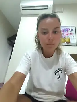 Snapshot of BabyNila chatting on March 2026 07:47:02 AM BabyNila online show from March 2026 07:47:02 AM