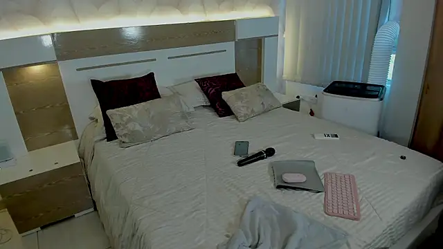 NOVACY-SANTOS online show from July 2026 04:45:02 PM