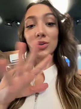 AnnaCastillo  online show from September 2025 06:30:02 PM