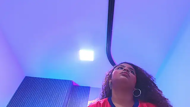 jones maddy  online show from December 2025 11:52:02 AM