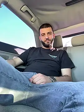 ElChapoGuzman95 online show from February 2025 11:32:01 AM