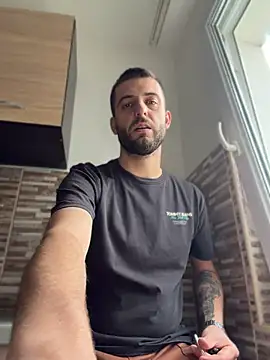 ElChapoGuzman95 online show from April 2026 04:56:01 AM