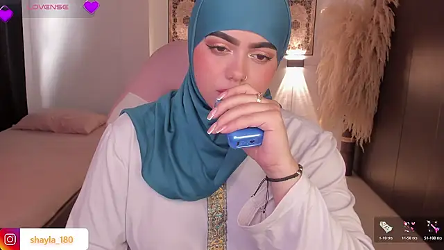 Snapshot of shayla_18 chatting on November 2025 07:27:01 PM shayla 18 online show from November 2025 07:27:01 PM