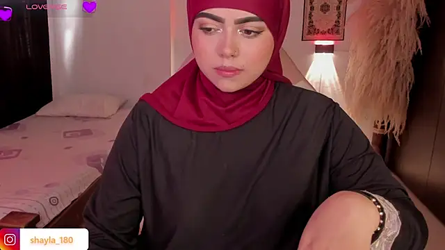 Snapshot of shayla_18 chatting on December 2025 07:52:01 PM shayla 18 online show from December 2025 07:52:01 PM