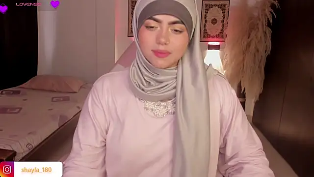 Snapshot of shayla_18 chatting on February 2026 08:39:01 PM shayla 18 online show from February 2026 08:39:01 PM