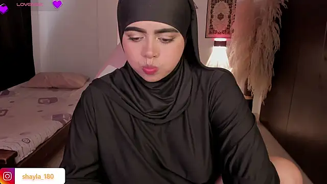 Snapshot of shayla_18 chatting on February 2026 09:46:01 PM shayla 18 online show from February 2026 09:46:01 PM