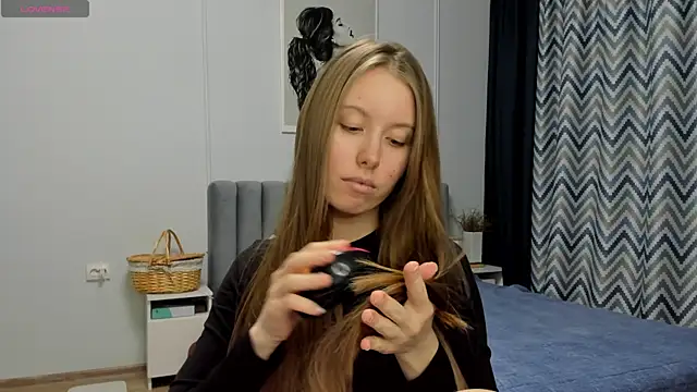 Snapshot of Peggy_Beauty chatting on December 2024 02:56:01 AM Peggy Beauty online show from December 2024 02:56:01 AM