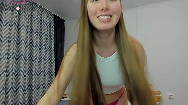 Snapshot of Peggy_Beauty chatting on March 2025 01:12:01 AM Peggy Beauty online show from March 2025 01:12:01 AM