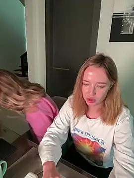 Snapshot of Nura_n_Sarah chatting on December 2024 08:13:01 AM Nura n Sarah online show from December 2024 08:13:01 AM