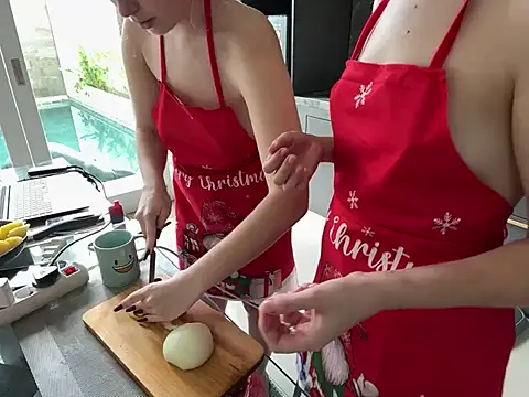 Snapshot of Nura_n_Sarah chatting on December 2024 08:22:02 AM Nura n Sarah online show from December 2024 08:22:02 AM