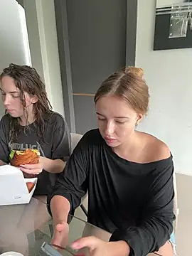 Snapshot of Nura_n_Sarah chatting on January 2025 05:30:01 AM Nura n Sarah online show from January 2025 05:30:01 AM