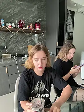 Snapshot of Nura_n_Sarah chatting on February 2025 05:07:02 AM Nura n Sarah online show from February 2025 05:07:02 AM